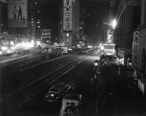 Times Square Prints: TIMES SQUARE, NY, November 1, 1943.. Courtesy: CSU Archives / Everett Collection