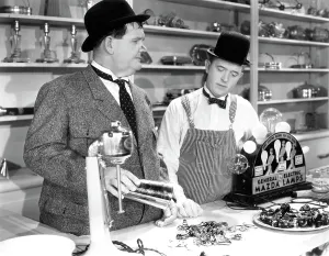 TIT FOR TAT, Oliver Hardy, Stan Laurel, 1935
