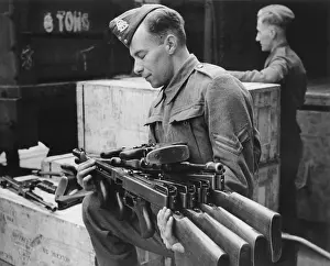 Supplies Prints: Tommy guns arriving in England from the U