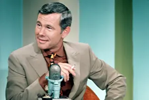 Carson Prints: THE TONIGHT SHOW STARRING JOHNNY CARSON, Johnny Carson, (aired June 24, 1968), 1962-1992