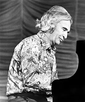 Playing Piano Prints: AT THE TOP, Dave Brubeck, 1976. Courtesy: CSU Archives / Everett Collection