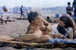 Beach Prints: A TOUCH OF CLASS, George Segal, Glenda Jackson, 1973