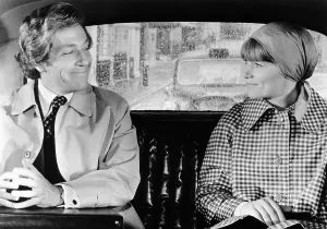 Glenda Prints: A TOUCH OF CLASS, from left, George Segal, Glenda Jackson, 1973