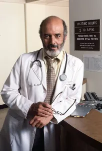 Roberts Prints: TRAPPER JOHN, M.D. Pernell Roberts, (1979), 1979-1986