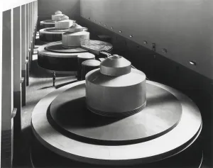 Images Dated 10th June 2013: TVA's Pickwick Dam powerhouse, ca