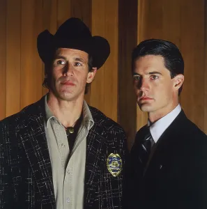 TWIN PEAKS, from left: Michael Ontkean, Kyle MacLachlan, 1990-91