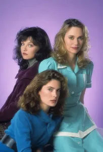 Lipton Prints: TWIN PEAKS, from left: Sheryl Lee, Lara Flynn Boyle, Peggy Lipton, 1990-91