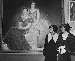 Rs3wn Prints: Twin sisters Lady Thelma Morgan Furness (left) and Gloria Morgan Vanderbilt, in Feb. 1835
