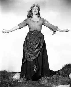 Images Dated 27th October 2015: UNCONQUERED, Paulette Goddard, 1947