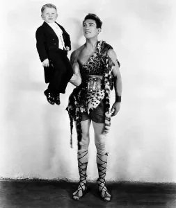 Leopard Skin Prints: THE UNHOLY THREE, from left: Harry Earles, Victor McLaglen, 1925