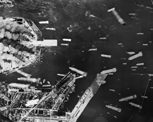 Lcgr1404 Prints: U.S. 21st Bomber Command dropped incendiary bombs on Osaka