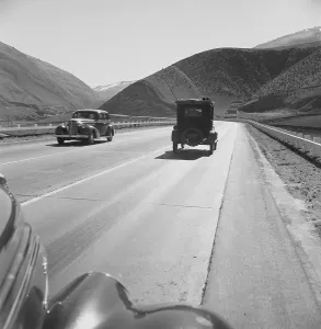 Images Dated 6th March 2012: On U.S. 99. in Kern County on the Tehachapi Ridge
