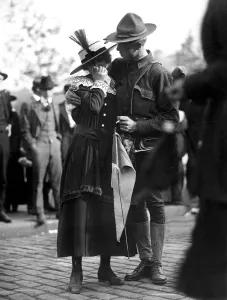 Girlfriend Prints: U.S. Soldier saying good bye to his weeping sweetheart