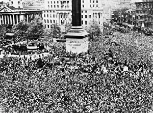 Lcgr1406 Prints: V-E Day celebrations in Trafalgar Square