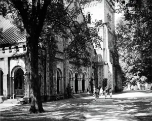 Chapel Prints: VASSAR UNIVERSITY CHAPEL, students coming outh of the chapel after the weekday morning service