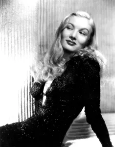 Veronica Lake, portrait