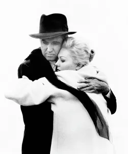 Embrace Prints: VERTIGO, from left: James Stewart, Kim Novak, 1958 vertigo-fsc13(vertigo-fsc13)