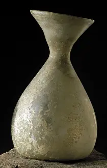 Ampoule Prints: Vessel found in the astur-Roman city of Lancia (1st-4th centuries)