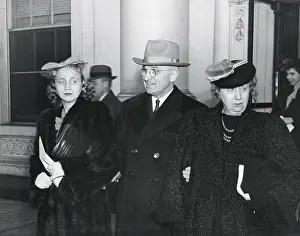 Lcgr1411 Prints: Vice President-elect Harry Truman arriving for President Franklin Roosevelt's 4th Inauguration