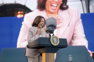 Harris Prints: Vice President Kamala Harris delivers welcomes guest