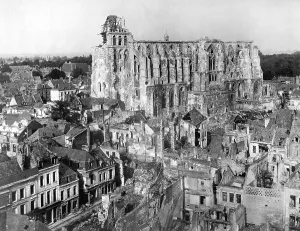 Images Dated 3rd December 2012: View of ruins of St. Quentin, France