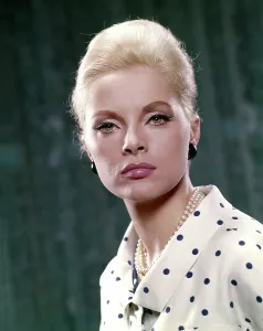 Eyeliner Prints: Virna Lisi, 1964