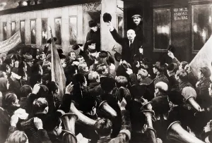 Vladimir Prints: Vladimir Lenin (1870-1924), waving to crowd from train in St
