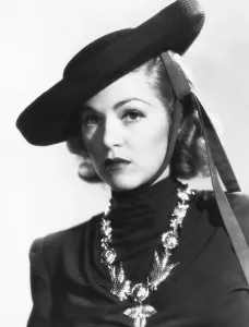 Images Dated 24th October 2013: WALKING DOWN BROADWAY, Claire Trevor