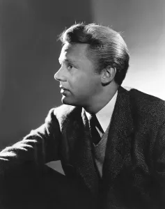 Images Dated 6th September 2013: THE WAR AGAINST MRS. HADLEY, Van Johnson, 1942