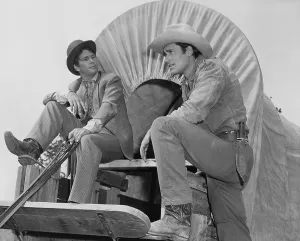 Tv Series Prints: WARNER BROTHERS PRESENTS: CHEYENNE, from left: L.Q. Jones, Clint Walker, 1955-56