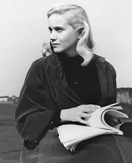 Movpor15 Prints: ON THE WATERFRONT, Eva Marie Saint, on-set, 1954