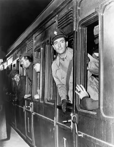 Images Dated 22nd March 2010: WATERLOO BRIDGE, Robert Taylor, 1940