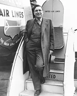 Wendell Prints: Wendell Willkie modernized his 1940 campaign by chartering a United Airlines DC-3 plane