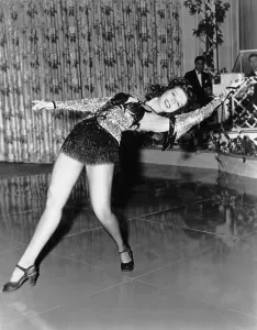 Images Dated 26th December 2014: WHAT'S BUZZIN, COUSIN?, Ann Miller, 1943