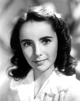 Jsx 65 Prints: THE WHITE CLIFFS OF DOVER, Elizabeth Taylor, 1944