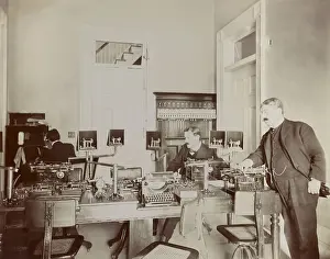Tables Prints: White House telegraph office and staff during Theodore Roosevelts administration