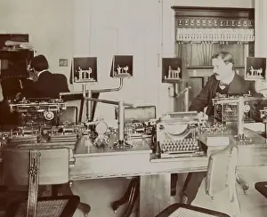 Tables Prints: White House telegraph office and staff during Theodore Roosevelts administration