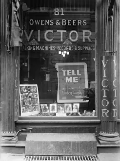 Caruso Prints: The window of the Victor record shop in New York City