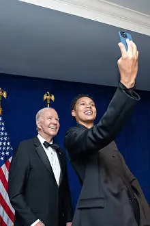 Jill Prints: WNBA star Brittney Griner takes a selfie with President Joe Biden before the 2023 White House Correspondents