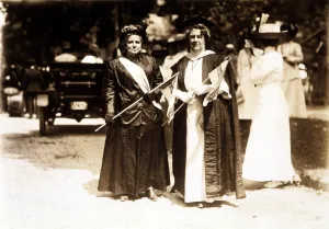 Suffrage Prints: Women attending a suffrage parade, U.S. 1912. Courtesy: CSU Archives / Everett Collection
