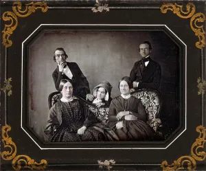 Images Dated 10th December 2007: Three women and two men and a sofa