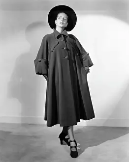 Platform Shoes Prints: Women's fashion, circa 1947. Photo: Courtesy: CSU Archives/Everett Collection