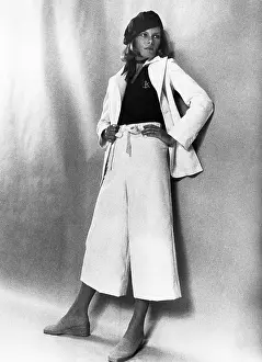 Wide Leg Pants Prints: Women's fashion, circa 1975. Photo: Courtesy: CSU Archives/Everett Collection