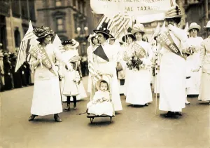 Images Dated 9th May 2008: Women's suffrage parade, New York City, May 6, 1912