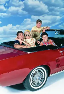 : THE WONDER YEARS, from left: Dan Lauria