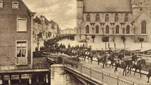 Belgium Prints: World War 1. Belgian cavalry evacuating Ghent