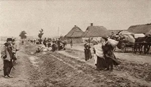 Russia Prints: World War 1 in Eastern Europe. Jewish residents of Lublin seek protection from Austrian soldiers