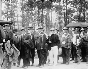 Immigration Prints: World War 1 German and Austrian resident aliens in detention
