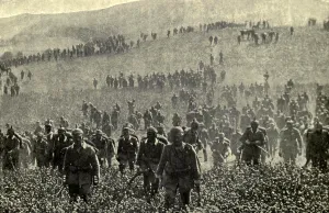 Trench Warfare Prints: World War 1. German infantry advancing during pre-WW1 maneuvers. Ca. 1914