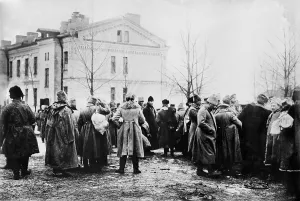 Poland Prints: World War 1. Russian prisoners captured at the Second Battle of Mazuruan Lakes
